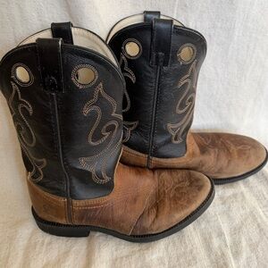 Laredo Youth Two-Tone Black and Brown Leather Western Boots Size 2 Stock #C2951